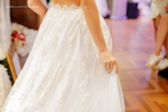Desfile de vestidos de noiva da Miss Mano