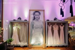 Desfile de vestidos de noiva da Miss Mano