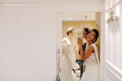 Desfile de vestidos de noiva da Miss Mano