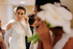 Desfile de vestidos de noiva da Miss Mano