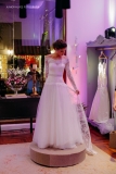 Desfile de vestidos de noiva da Miss Mano