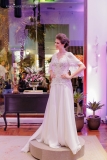 Desfile de vestidos de noiva da Miss Mano