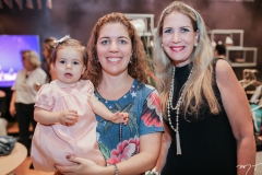Julia e Ticiana Queiroz e Marjorie Marshall