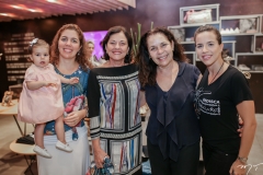 Julia e Ticiana Queiroz, Ana Studart, Dora Andrade e Isabela Barros Leal