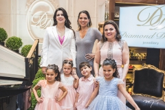 Ana Sofia, Priscila, Maria, Ana Carolina e Humberto Fontenele, Luiziana Esteves e Inês Fontenele