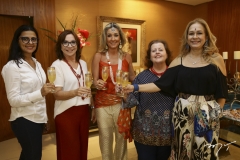 Aline Vieira, Lúcia Wolf, Letícia Linton, Cristiane Marinho e Sarah Philomeno