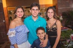 Liliana, João Victor, Bruno e Maria Eduarda Linhares