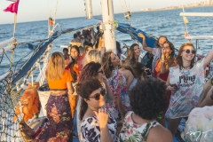 Florinda promove a coleção "Flores de Jorge" com evento em alto mar
