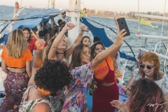 Florinda promove a coleção "Flores de Jorge" com evento em alto mar