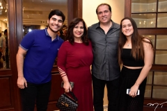 Thiago, Martinha, George e Paula Assunção