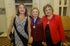 Ana Paula Medeiros, Giselda Medeiros e Fernanda Quinderé