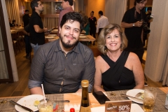 Hugo Dasmaceno e Maria Ester Oliveira