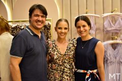 Carlos Filho, Nathalia e Raquel Petrone