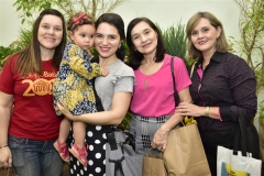 Patrícia, Elisa, Raquel, Louisa e Fernanda Veras