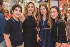 João, Suyane, Marcela e Lissa Dias Branco