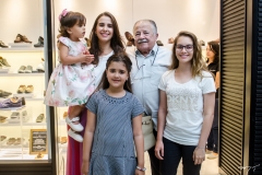 Bianca Barbosa, Vivian Barbosa, Katherine Otoch, Deib Otoch e Nicole Barbosa