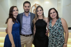 Aliucha e Adriano Vasconcelos, Tabata Carneiro e Regina Vasconcelos