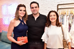 Viviane e Victor Bayma e Andrea Brand∆o