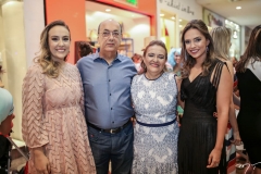Natércia, Antônio e Dilma Rios e Carol Palácio