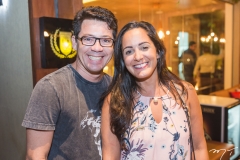 Glailton Barreto e Lisi Andrade