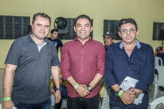Junior e Genecias Noronha e Luis Capistrano