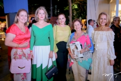Marize Castelo Branco, Alexandrina Aguiar, Karizia Teixeira, Júlia Philomeno e Tereza Ximenes