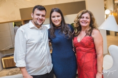 Bruno de Souza, Carolina Andrade e Mônica Ferraz
