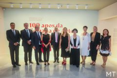 grupo safra e Edson Queiroz visitam exposição 100 anos da semana da arte moderna