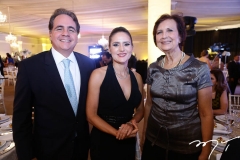 Ricardo e Manoela Bacelar, com Emengarda Santana