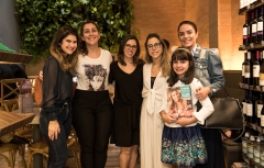 Lançamento do livro de Mirella Freire em São Paulo