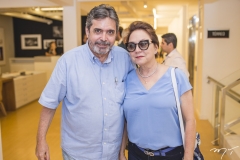 Totonho Laprovitera e Paula Frota