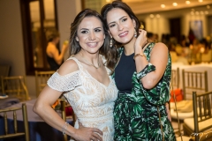 Adriana e Marília Queiroz Machado