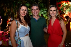 Vivian e Ronaldo Barbosa e ALine Ferreira Gomes