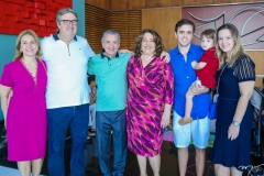 Sandra e Luis Frota, Majela e Vera Félix, Francisco, Bernardo e Naiana Philomeno