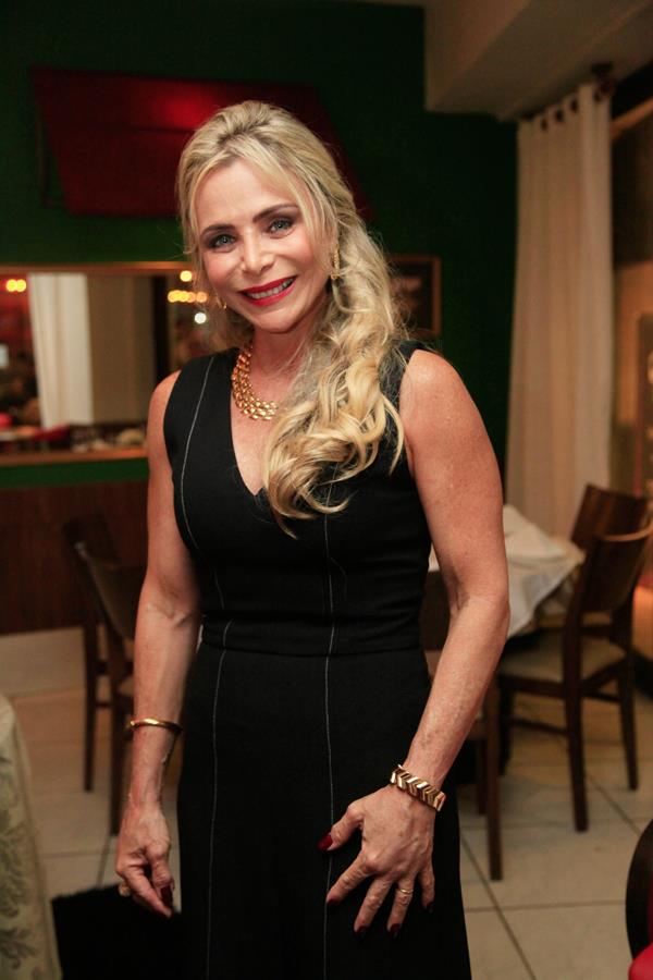 Tito Sampaio Re ne A Fam lia Para Celebrar Mais Uma Primavera No Tito Sampaio Re ne A Fam lia Para Celebrar Mais Uma Primavera No