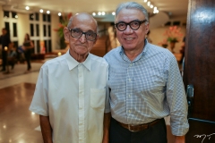 Livreiro Gabriel e Arnaldo Santos