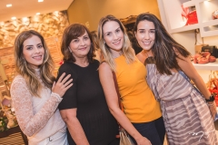 Isabel Brasil, Larissa Mendes, Patrícia Siqueira e Mariana Lima