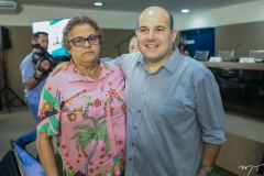 Lúcia Oliveira e Roberto Cláudio