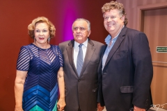 Auxiliadora e João Carlos Paes Mendonça e Evandro Colares