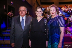 João Carlos Paes Mendonça, Carol Bezerra e Auxiliadora Paes Mendonça