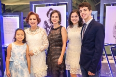 Sara Vieira, Ada Pimentel, Lara Vieira, Luiza e Samuel Fernandes