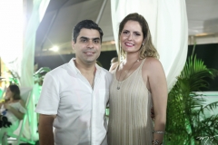 Queiroz Filho e Camila Queiroz