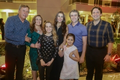 José e Jacqueline Simões, Nicole, Vivian, Katerine e Ronaldo Barbosa e Daniel Simões