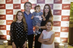 Nicole, Ronaldo, Katerine, Bianca e Vivian Barbosa