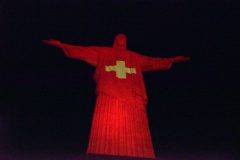 Turismo da Suíça reúne famosos em jantar no Cristo Redentor