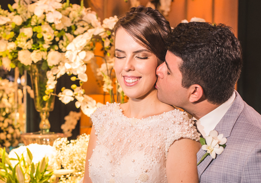 Eveline Mota e Felipe Bernardo se casam em cerimônia inesquecível!