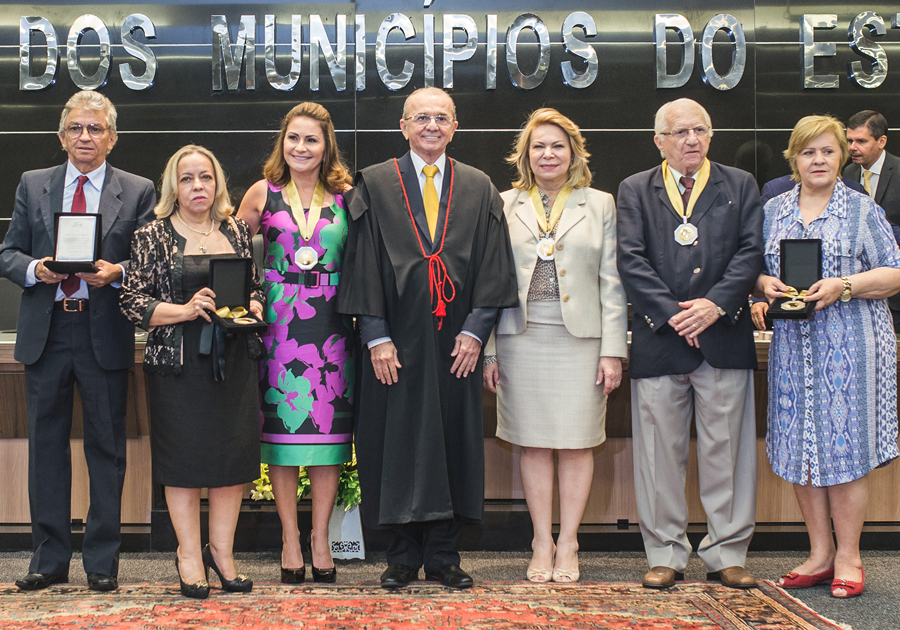 TCM entrega Medalha Raul Barbosa a cinco personalidades | GALERIA conferiu!