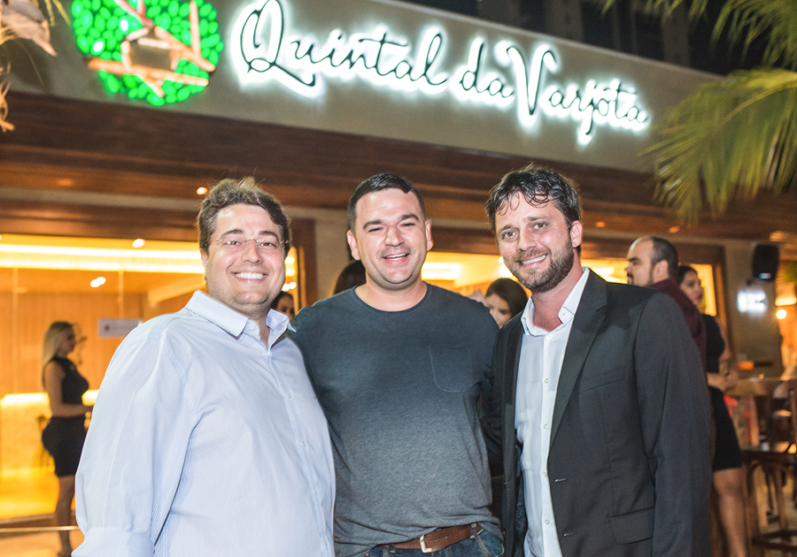 Tem restaurante novinho na cidade | Quintal da Varjota abre as portas!