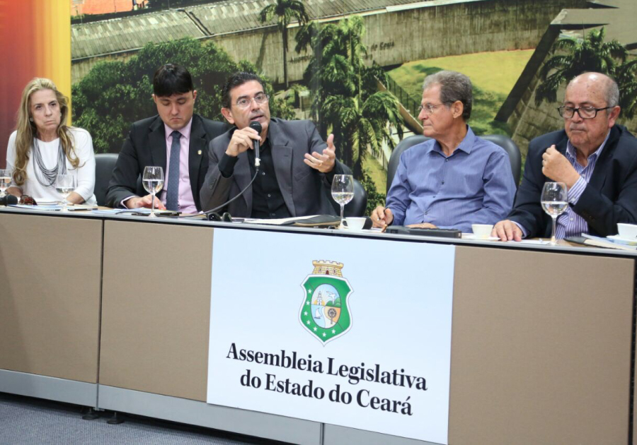 Reunião do Fórum de Turismo | Secretário Alexandre Pereira apresenta andamento das ações em Fortaleza