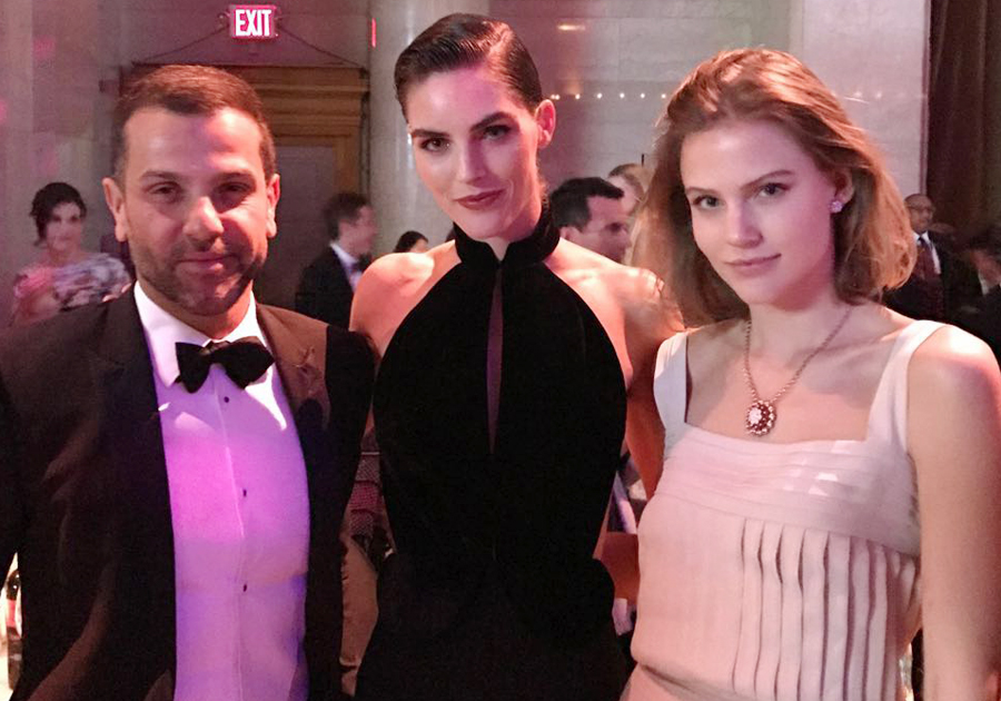 Alexandre Birman prestigiado no Baile da amfAR, em NY! Confira!